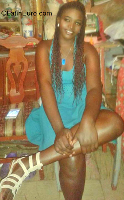 Date this beautiful Colombia girl Neyiret from Duitama CO20910