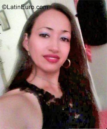 Date this happy Colombia girl Yuri from Cali CO20994