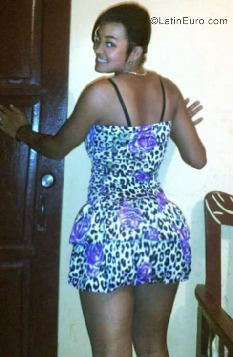 Date this funny Dominican Republic girl Yafreisie from Santo Domingo DO28187