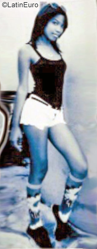Date this sultry Dominican Republic girl Anedresh from Santiago DO28228