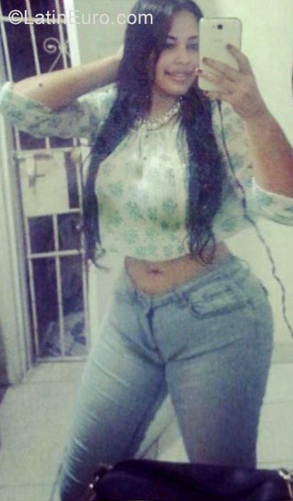 Date this stunning Dominican Republic girl Lissette from Santo Domingo DO28419