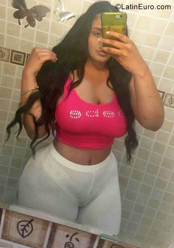 Date this passionate Dominican Republic girl Carolina from Santo Domingo DO28457