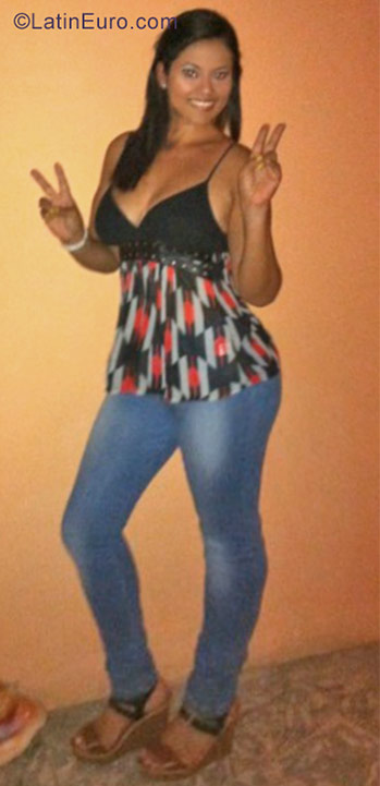 Date this foxy Colombia girl Sandra from Pereia CO21273