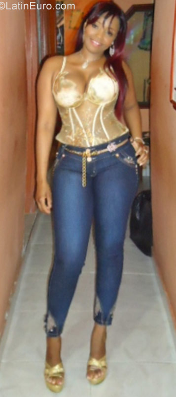 Date this exotic Colombia girl Yulieth from Cali CO21300