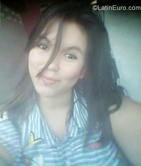 Date this hard body Colombia girl Canyalid from Florencia CO21424