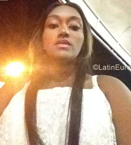 Date this happy Dominican Republic girl Yordania from Santo Domingo DO28667