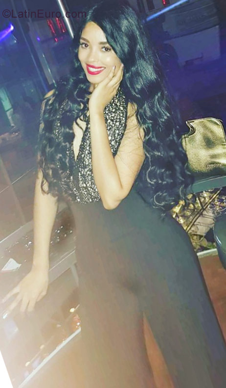 Date this passionate Dominican Republic girl Clara from Santo Domingo DO28886
