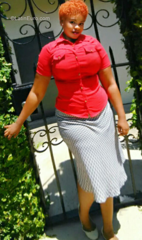 Date this athletic Dominican Republic girl Karline from Santo Domingo DO29649