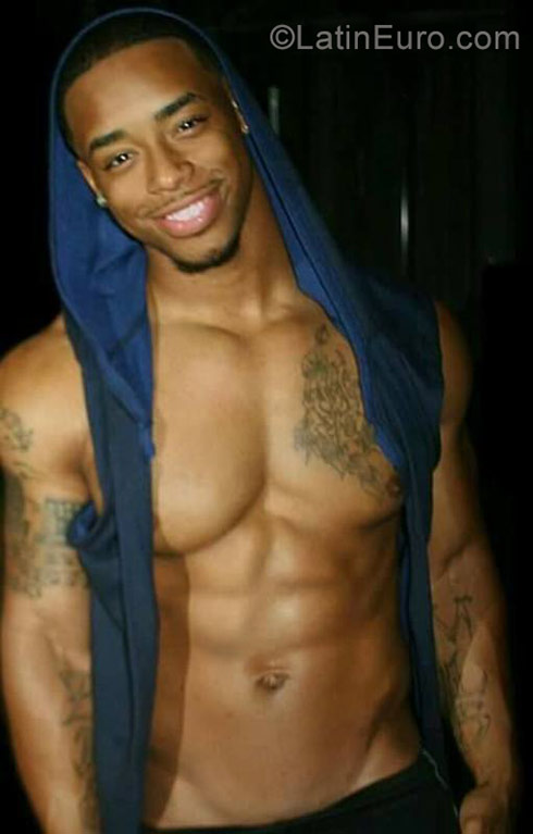 Date this attractive Dominican Republic man Christian garci from Santo Domingo DO29254
