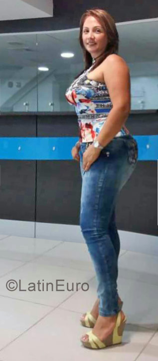 Date this tall Colombia girl Claudia from Cali CO21814