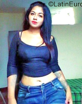 Date this beautiful Colombia girl Linda from Cartagena CO25736