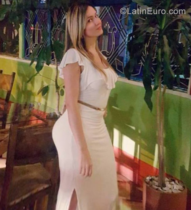 Date this nice looking Colombia girl Paola from Bogota CO21821