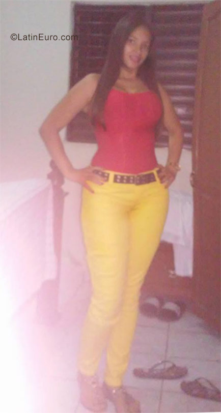 Date this exotic Dominican Republic girl Magnolia from Santiago DO29298