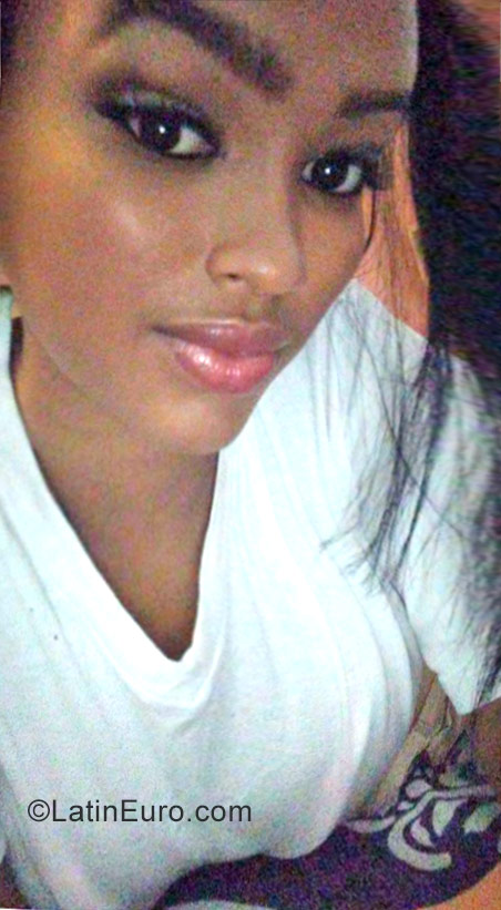 Date this delightful Dominican Republic girl Yoseline from Santo Domingo DO29360