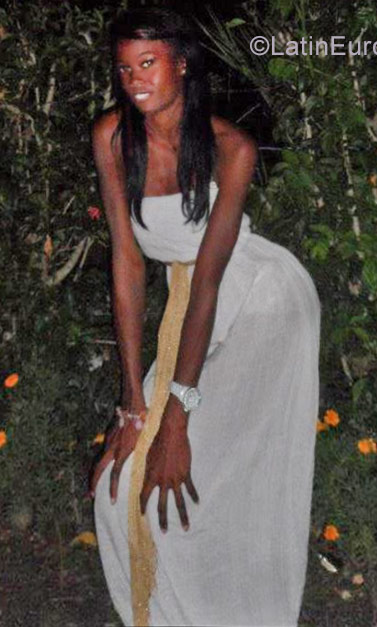 Date this funny Dominican Republic girl Ermata from Santo Domingo DO29422