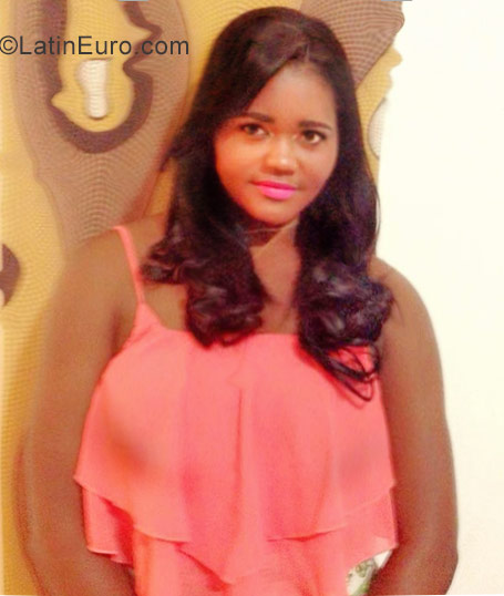 Date this charming Dominican Republic girl Angela from Santo Domingo DO29434