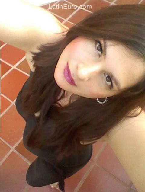 Date this stunning Colombia girl CAROL NDREA from Cartagena CO21980