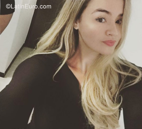 Date this delightful Colombia girl Lizeth tabares from Medellín CO22010