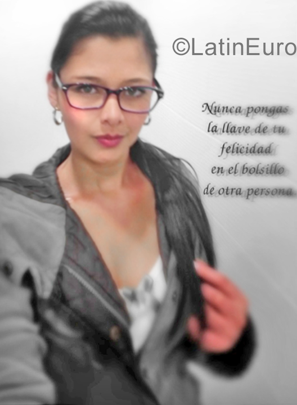 Date this gorgeous Colombia girl Mary from Bogota CO22023