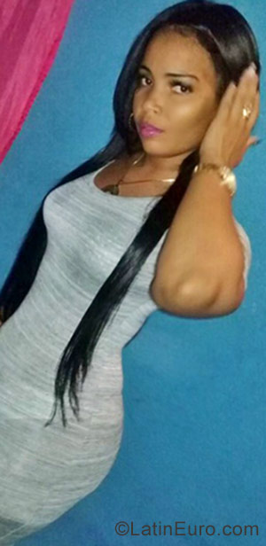 Date this sensual Dominican Republic girl Kenny from Santo Domingo DO29698