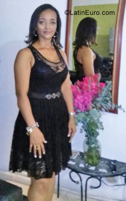 Date this georgeous Colombia girl Casandra from Cali CO22040