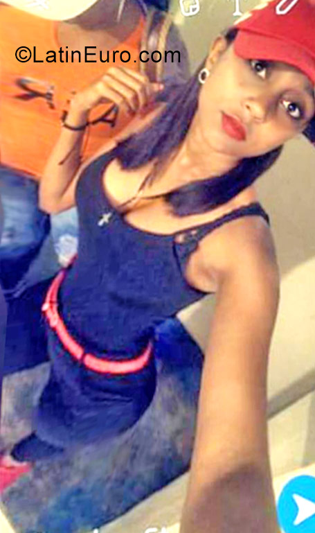Date this funny Dominican Republic girl Katherin Ynoa from La Vega DO29727