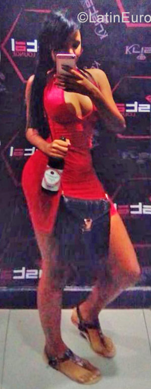Date this gorgeous Dominican Republic girl Genesis from Santo Domingo DO29875