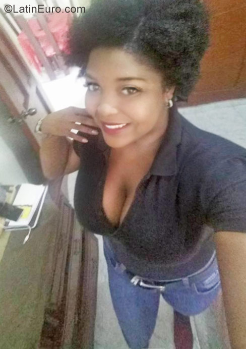 Date this sultry Dominican Republic girl ODALIS from San Crsitobal DO29938