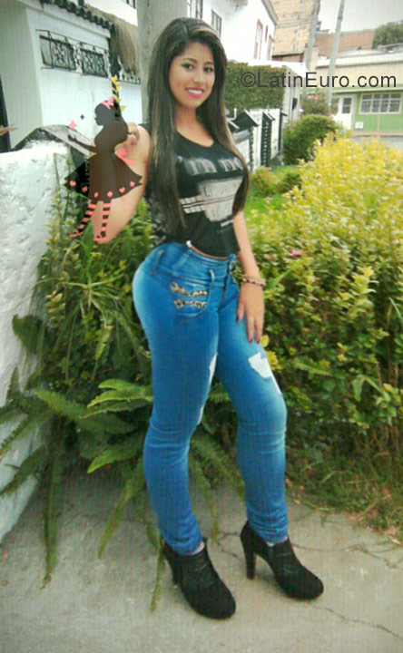 Date this stunning Colombia girl Maran Ramrez from Bogota CO22147