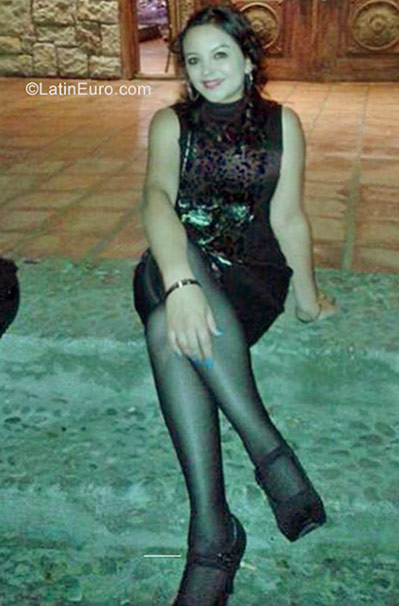 Date this hard body Ecuador girl Lore from Quito EC206