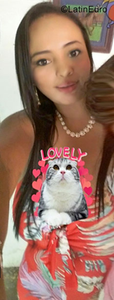 Date this tall Colombia girl Yuri from Cali CO25029