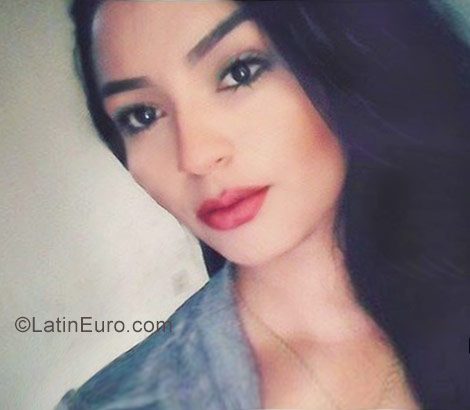 Date this tall Venezuela girl Marlyn from Maracaibo VE901
