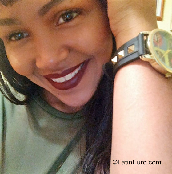 Date this foxy Colombia girl Leidi from Cali CO22358