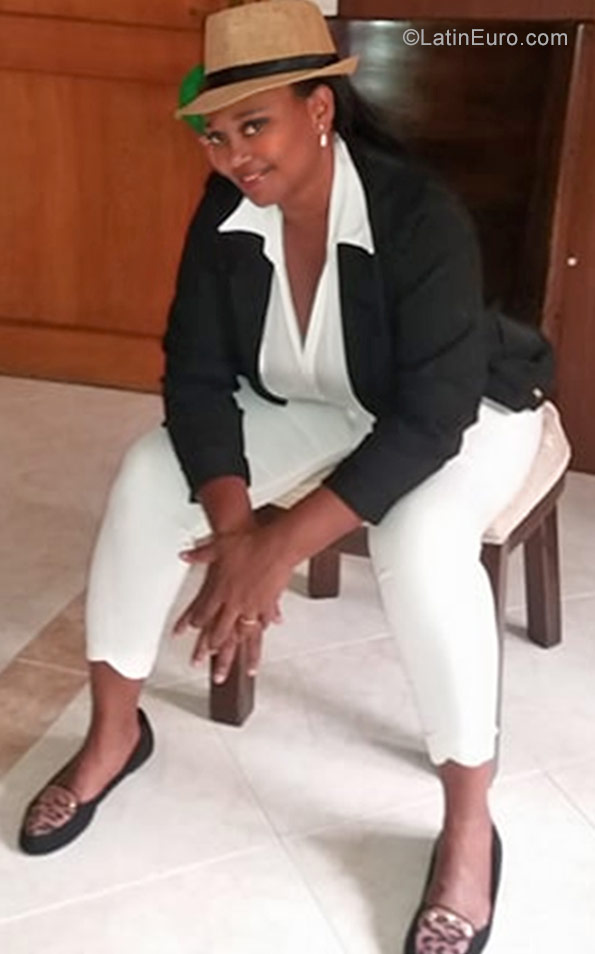 Date this delightful Colombia girl Yazmin from Medellin CO22412
