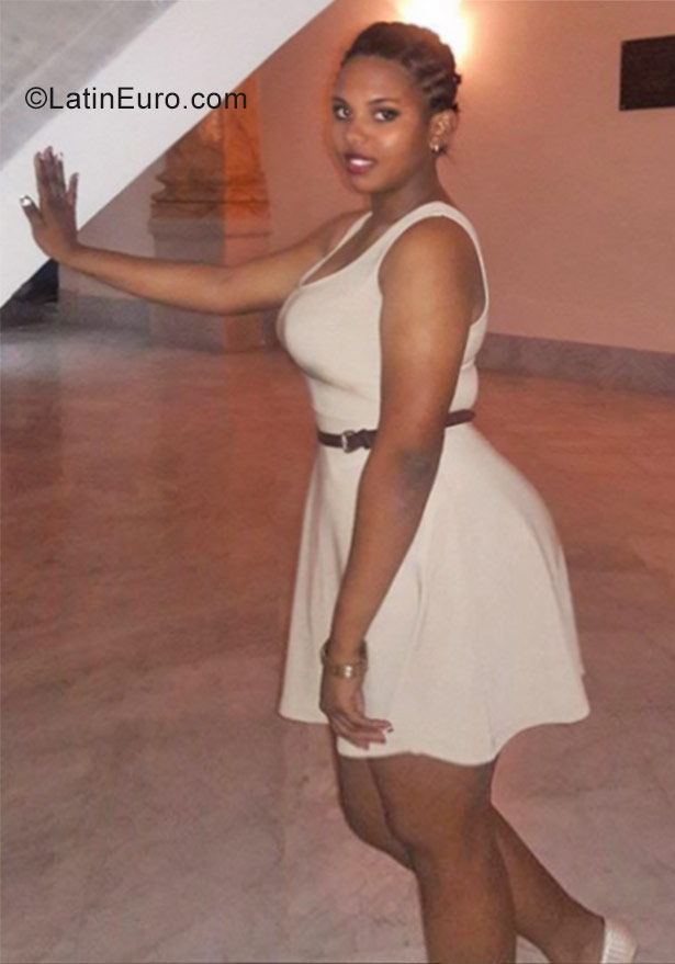 Date this lovely Cuba girl Daniela from Havana CU126