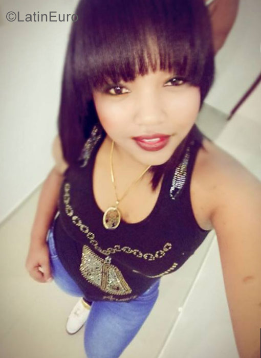 Date this athletic Dominican Republic girl Miriel garci from Santiago DO30503