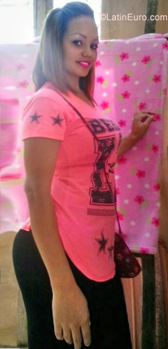 Date this stunning Venezuela girl Edurelis from Caracas VE1023