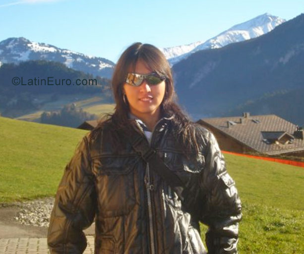 Date this foxy Colombia girl Claudia from Bucaramanga CO22643