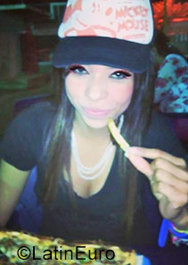 Date this happy Venezuela girl Nenu Karla from Barquisimeto VE1048