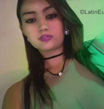 Date this hot Dominican Republic girl Indhira from Santo Domingo DO30609
