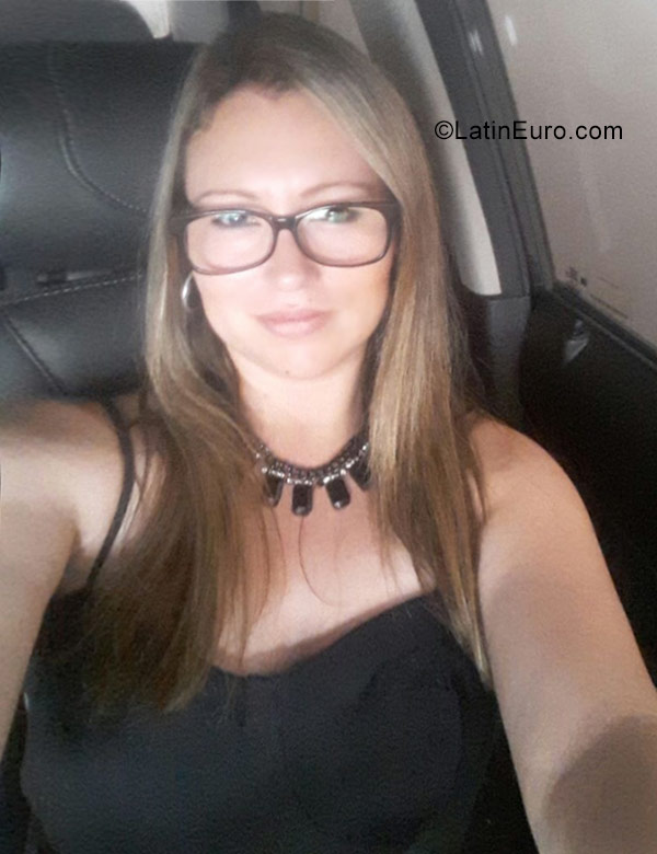 Date this athletic Colombia girl Catalina from Bogota CO22660
