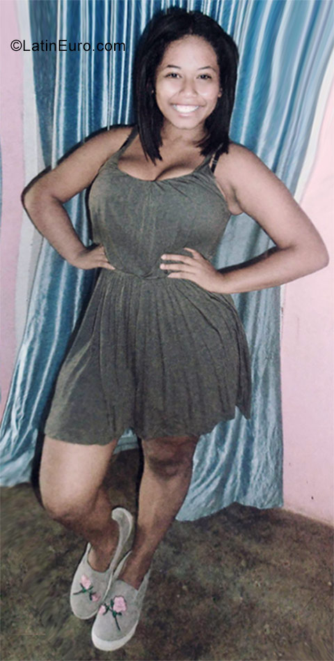 Date this beautiful Venezuela girl Aryana from Caracas VE1084