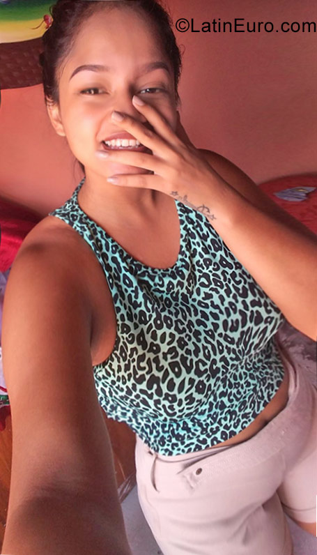 Date this charming Ecuador girl Daniela from Guayaquil EC224