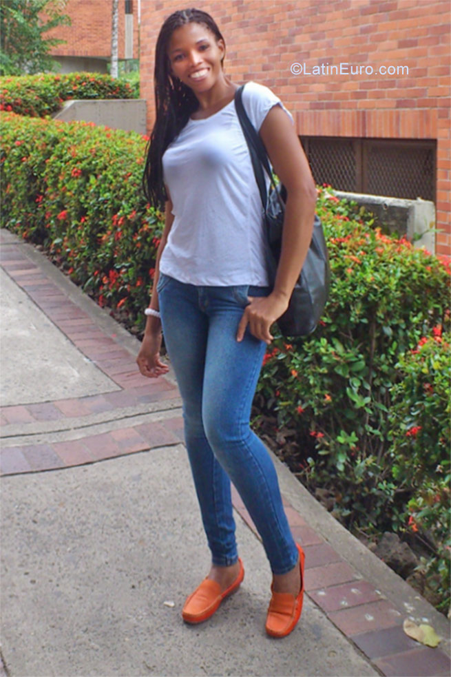 Date this georgeous Colombia girl Mara from Cali CO22816