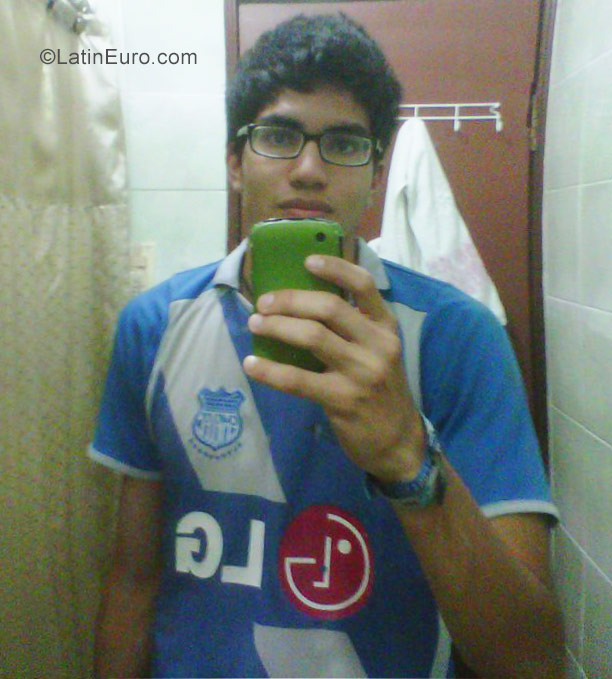 Date this exotic Ecuador man Kleber from Guayaquil EC229
