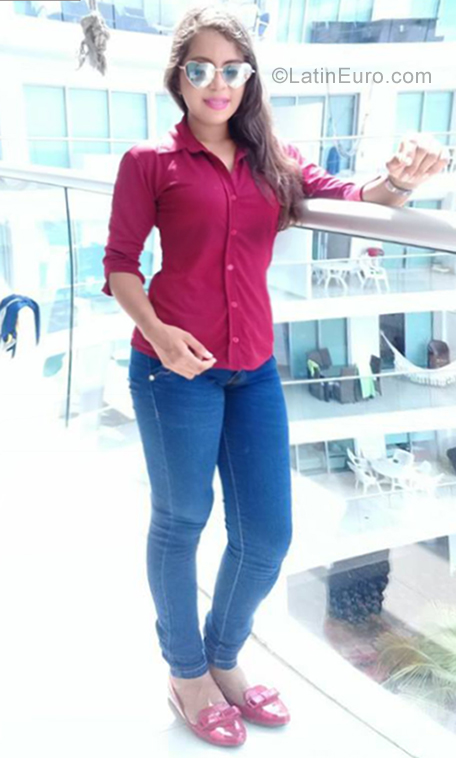 Date this cute Colombia girl Niko from Cartagena CO23012