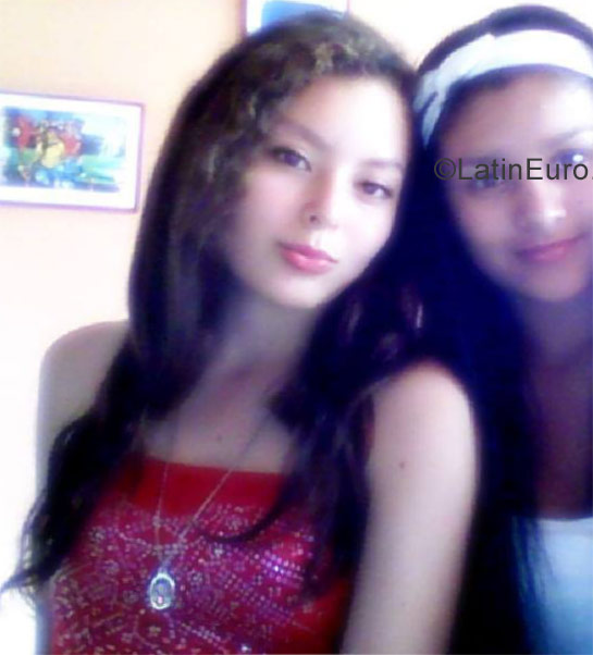 Date this attractive Colombia girl Angie from Popayan CO23020