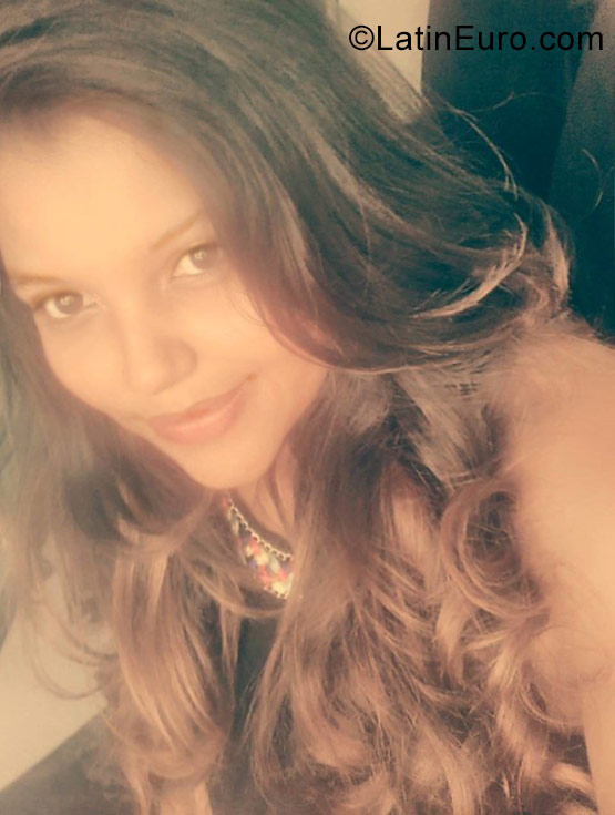 Date this hard body Colombia girl Paola from San Gil CO23028