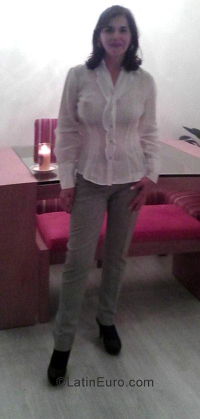 Date this young Colombia girl Reinita from Bogota CO23046