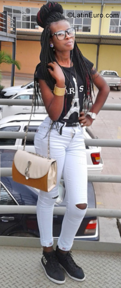 Date this good-looking Zambia girl Toria from Lusaka ZM17